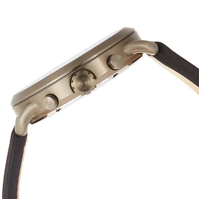 Vista lateral del reloj Tommy Hilfiger 1791425 con correa marrón