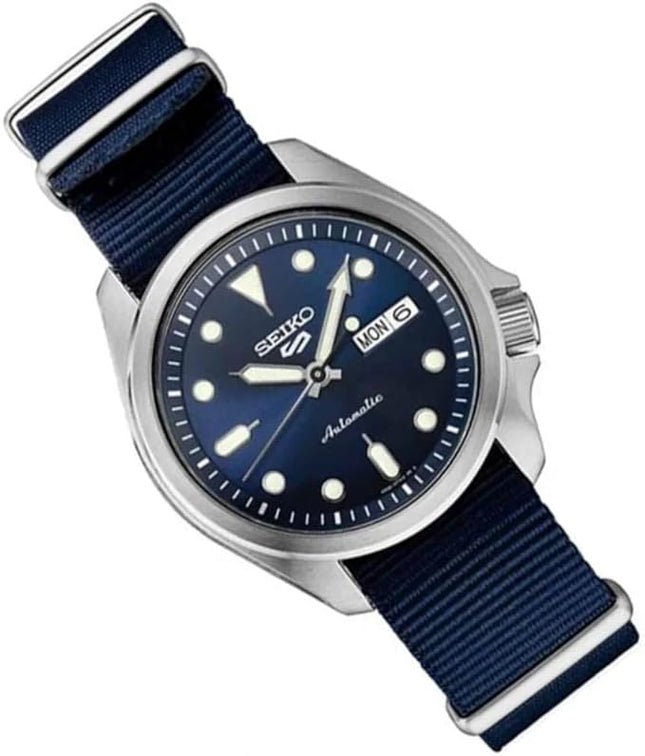 Detalle de la esfera azul del reloj Seiko SRPE63K1 automático