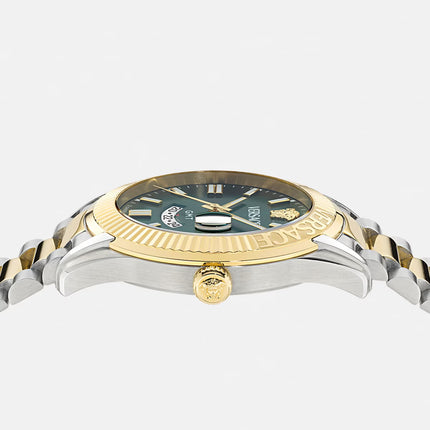 Detalle de la esfera verde del reloj Versace VEOU00225 para hombre