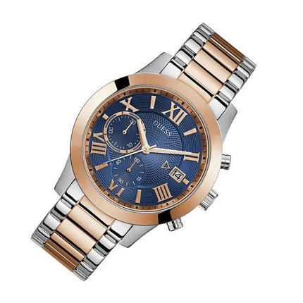 Detalle de la esfera azul del reloj Guess W0668G6 para hombre