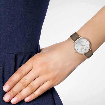 Reloj Emporio Armani AR8040 para mujer en muñeca
