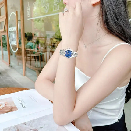 Reloj Versace VEOCA0124 para mujer en acero plateado y esfera azul