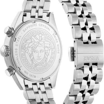 Parte trasera y cierre del reloj Versace VEKHA0325 con correa plateada