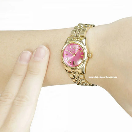 Reloj Michael Kors MK3270 dorado para mujer en muñeca