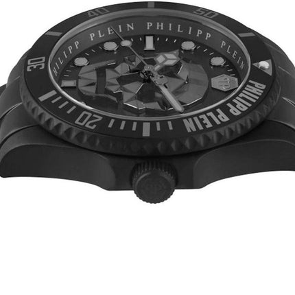 Detalle de la esfera negra del reloj Philipp Plein PWOAA0922 con diseño de calavera