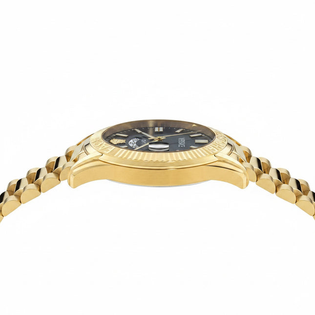 Detalle de la esfera negra del reloj Versace VEOU00625 para hombre