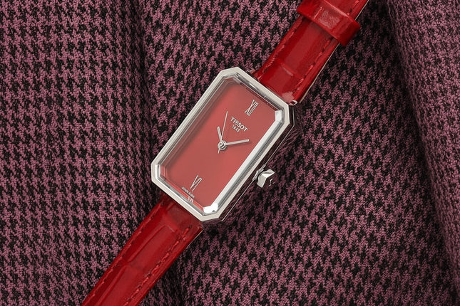 Esfera roja con números romanos del reloj Tissot SRV T160.110.16.423.00